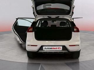 Kia Niro 1.6 GDi HEV 104kW (141CV) Drive