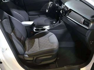 Kia Niro 1.6 GDi HEV 104kW (141CV) Drive