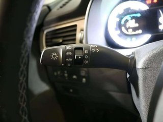 Kia Niro 1.6 GDi HEV 104kW (141CV) Drive