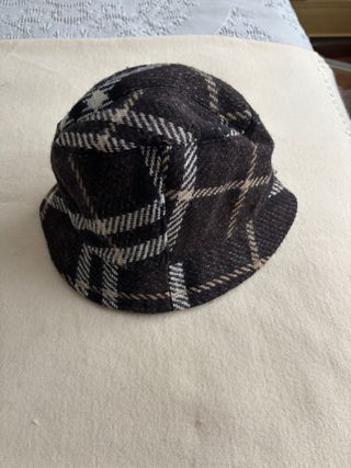 Sombrero Burberry Cuadros