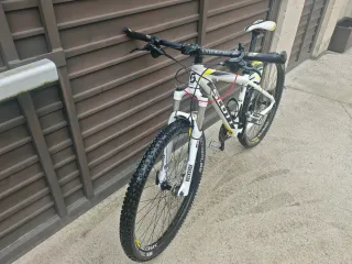 Bicicleta Scott Scale 765