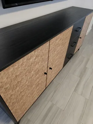 Aparador moderno en gris oscuro y marrón