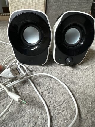 Altavoces Logitech Z120