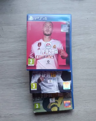 PS4 (PlayStation 4) Negra + 3 Juegos FIFA