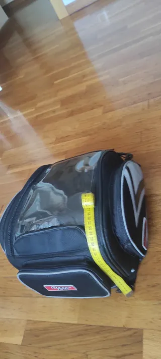 Mochila depósito moto con imanes impecable
