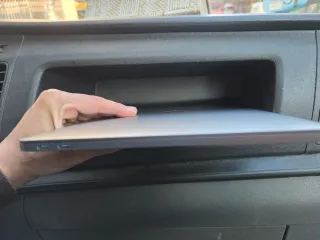 macbook pro 13 inch 2017 i5  128GB