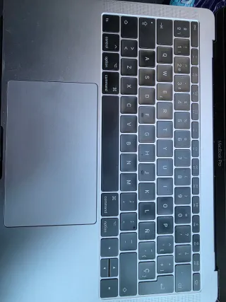 macbook pro 13 inch 2017 i5  128GB