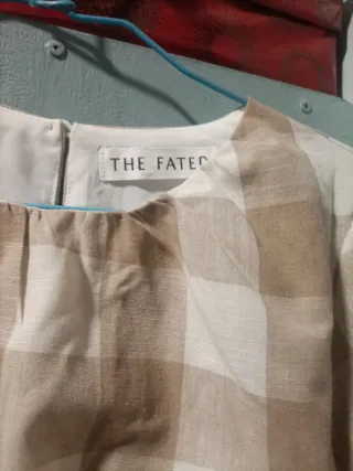 Lote: Blusa The Fated y Bolsos Madera