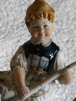 FIGURA CAPODIMONTE PORCELANA FINA ITALIANA NAPOLES