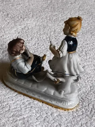 FIGURA CAPODIMONTE PORCELANA FINA ITALIANA NAPOLES