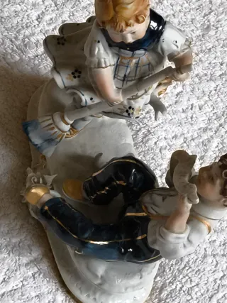 FIGURA CAPODIMONTE PORCELANA FINA ITALIANA NAPOLES