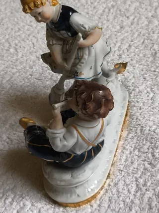FIGURA CAPODIMONTE PORCELANA FINA ITALIANA NAPOLES