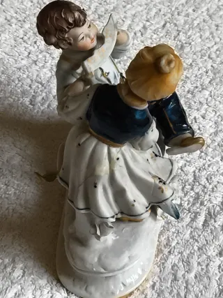 FIGURA CAPODIMONTE PORCELANA FINA ITALIANA NAPOLES