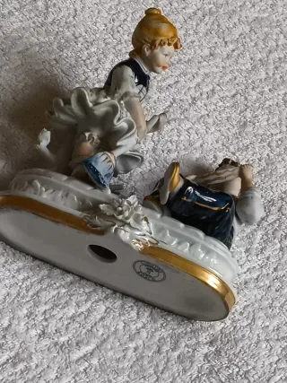 FIGURA CAPODIMONTE PORCELANA FINA ITALIANA NAPOLES