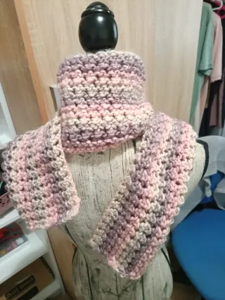 Bufanda tejida rosa y morada