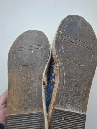 Alpargatas mujer HILshoes bordadas azul y oro