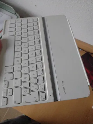 Teclado Logitech Blanco para iPad