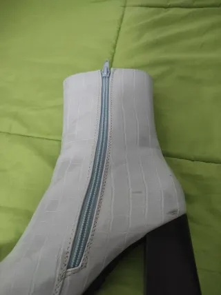 Botines tacón efecto piel serpiente