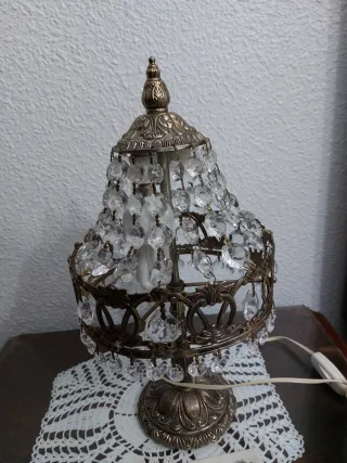 3 Lámparas, 1 de techo y 2 de mesillla de cristal