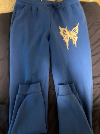 Chándal azul con estampado de mariposa