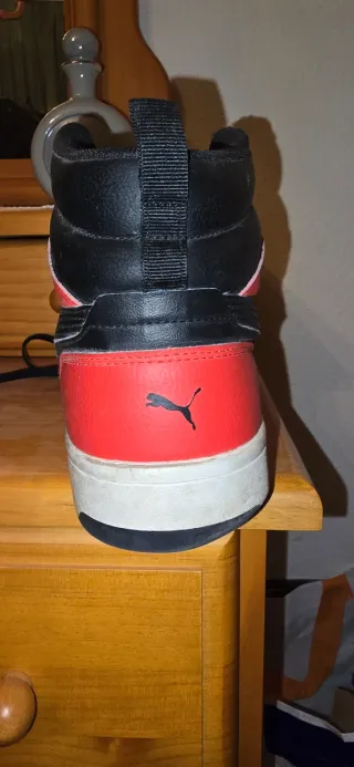 Zapatillas Puma talla 43.