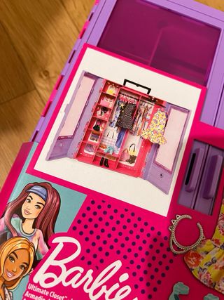 Armadio Barbie Mattel con accessori