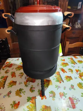 Olla Ferroviaria Negra y Roja