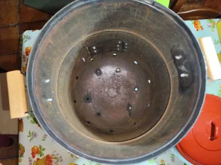 Olla Ferroviaria Negra y Roja