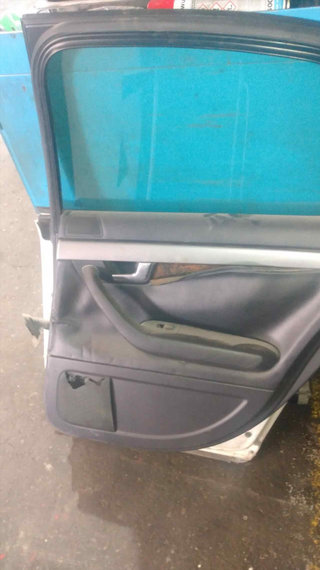 PUERTA TRASERA DERECHA AUDI A4 BERLINA (8E) *
