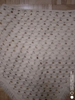 Chal de lana crochet vintage blanco