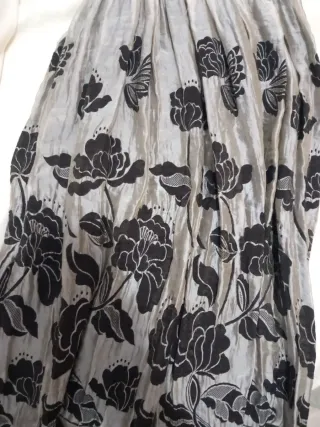 Vestido de fiesta con estampado floral