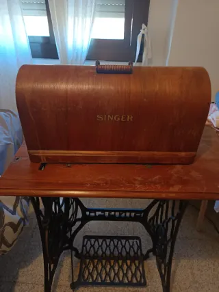 Máquina de coser Singer antigua
