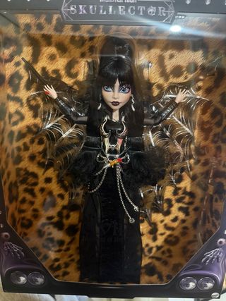 Muñeca Monster High Skullector Elvira