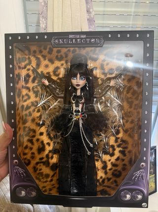 Muñeca Monster High Skullector Elvira