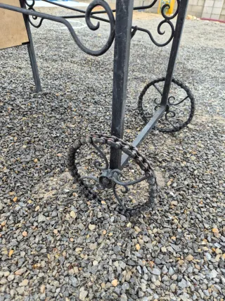 Barbacoa artesanal con parrilla giratoria