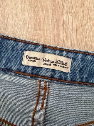 Falda vaquera desgastada