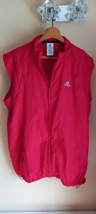 Chaqueta deportiva Adidas roja