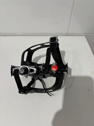 Pedales de bicicleta con calapiés.