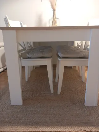 Mesa comedor extensible con 4 sillas