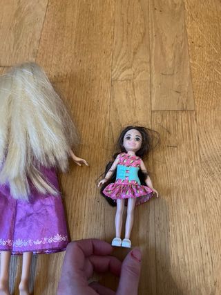 Muñecas Rapunzel y Barbie