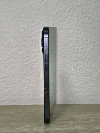 iPhone 15 Pro Blu titanio