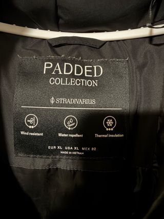 Abrigo acolchado Stradivarius negro XL