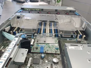 Servidor HP ProLiant DL380 Gen9 con discos nuevos