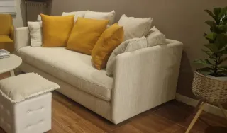 Divano tessuto 3/4 posti.come nuovo