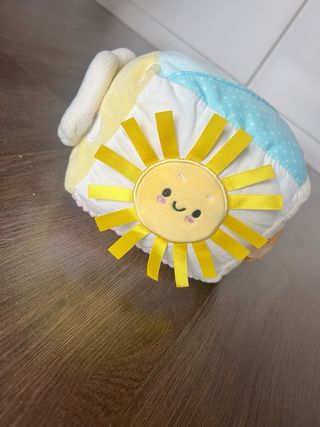Cubo sensorial, calcetines y sonajero bebé 3 meses