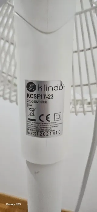 Ventilador de pie blanco