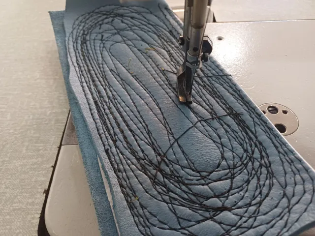 Máquina de coser Yakumo triple arrastre