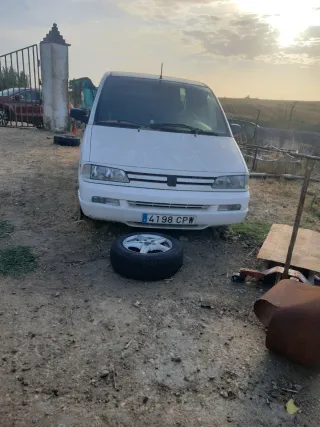 Paragolpes delantero Peugeot 806