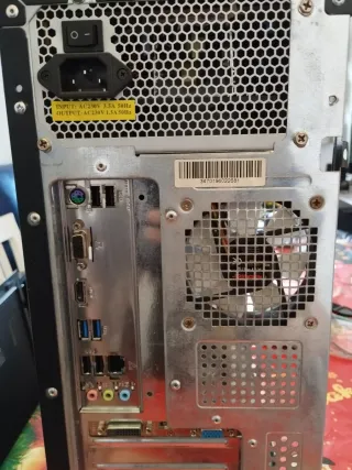 Ordenador i5 y 16gb de RAM ddr4. Leer descripción