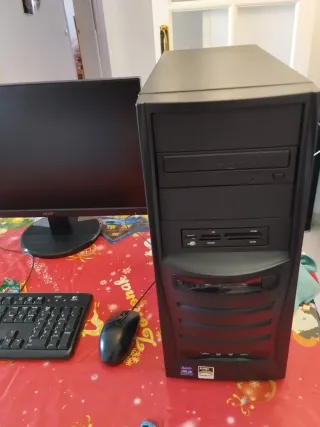 Ordenador i5 y 16gb de RAM ddr4. Leer descripción